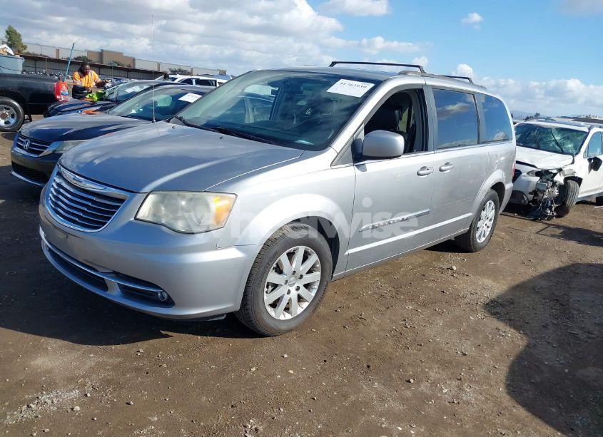 Photo 2 of 2014 Chrysler Town & COUNTRY TOURING (VIN 2C4RC1BG9ER435563)