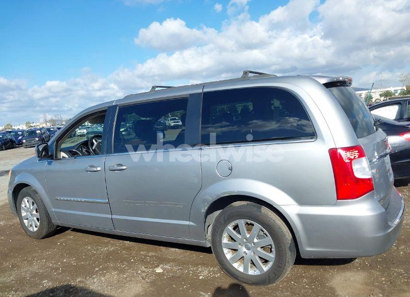 Photo 6 of 2014 Chrysler Town & COUNTRY TOURING (VIN 2C4RC1BG9ER435563)