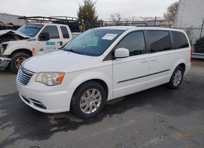 Photo 2 of 2014 Chrysler Town & COUNTRY TOURING (VIN 2C4RC1BG9ER444814)