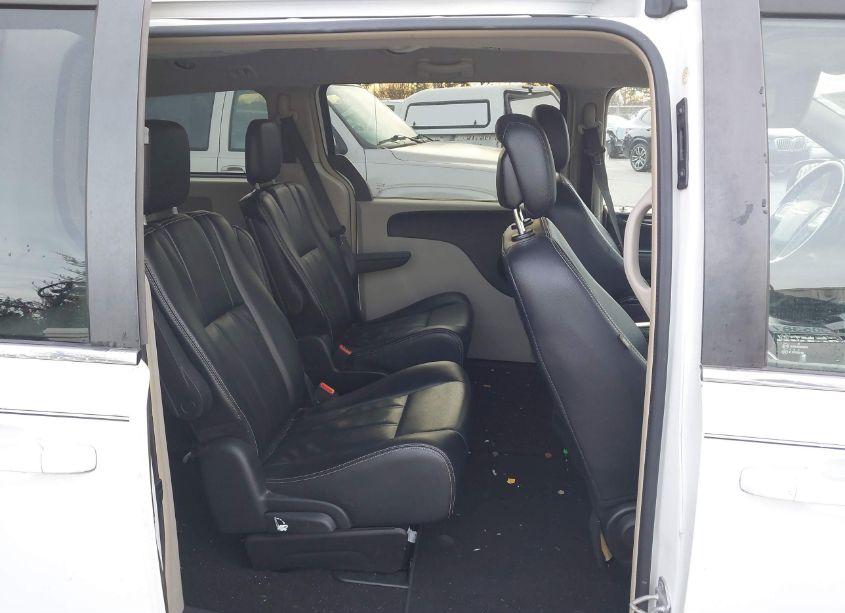 Photo 8 of 2014 Chrysler Town & COUNTRY TOURING (VIN 2C4RC1BG9ER444814)