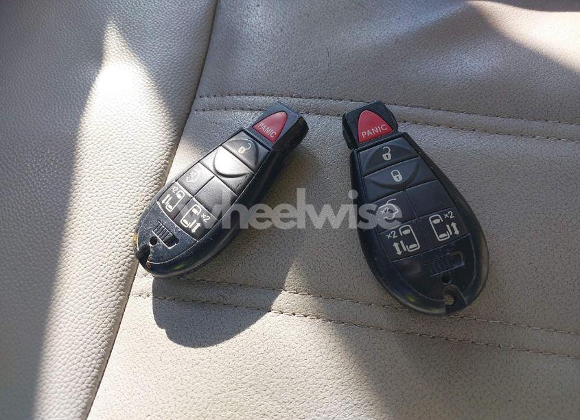 Photo 11 of 2014 Chrysler Town & COUNTRY TOURING (VIN 2C4RC1BG9ER447244)