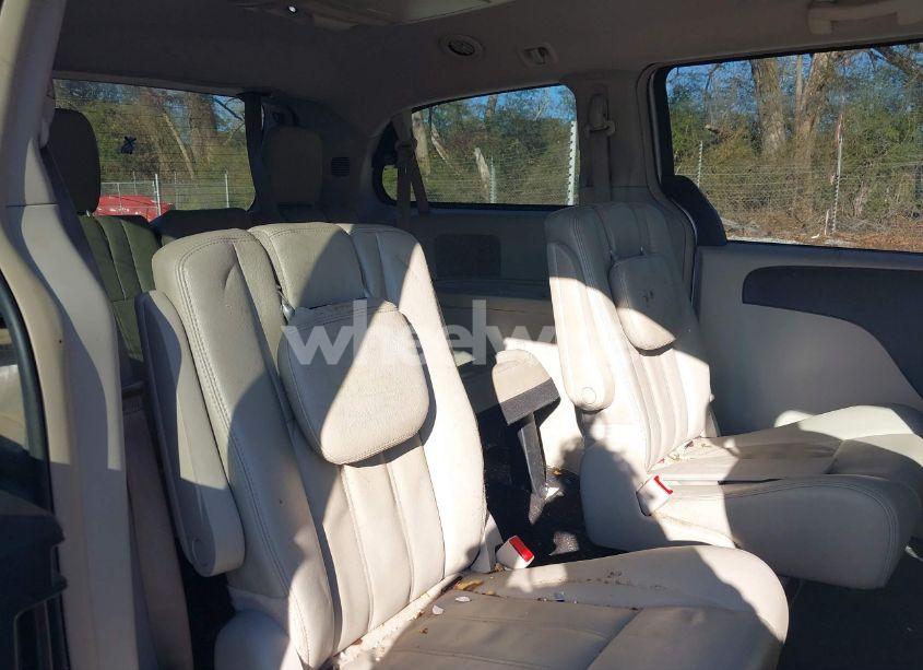 Photo 8 of 2014 Chrysler Town & COUNTRY TOURING (VIN 2C4RC1BG9ER447244)