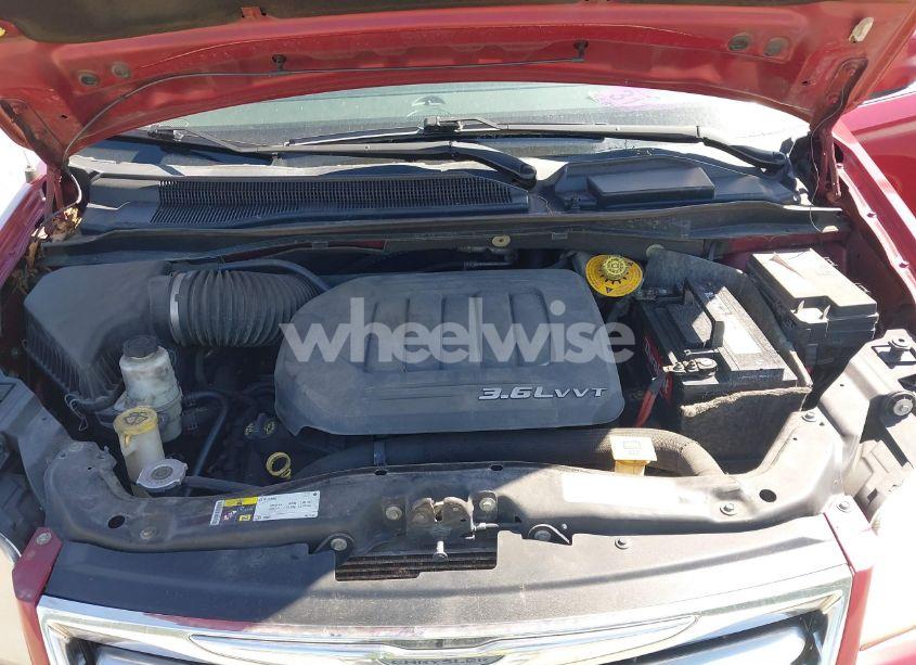 Photo 10 of 2014 Chrysler Town & COUNTRY TOURING (VIN 2C4RC1BG9ER464741)