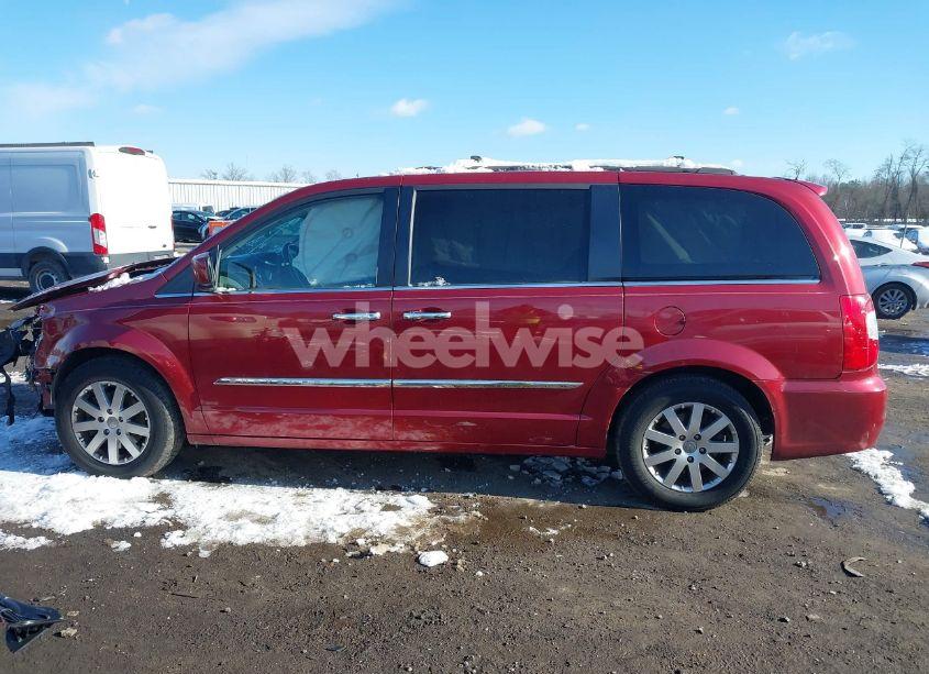 Photo 13 of 2015 Chrysler Town & COUNTRY TOURING (VIN 2C4RC1BG9FR505841)