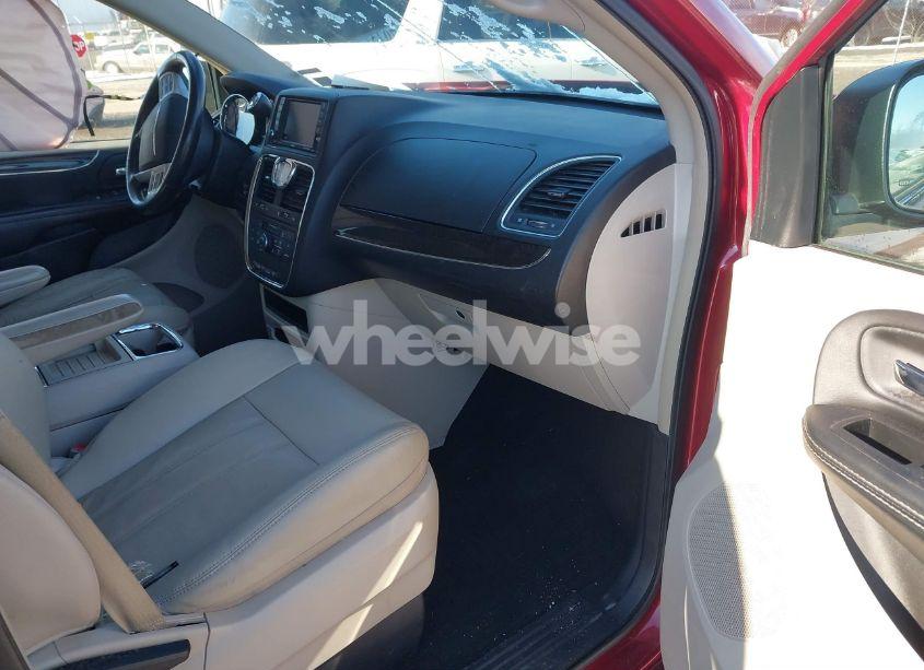 Photo 5 of 2015 Chrysler Town & COUNTRY TOURING (VIN 2C4RC1BG9FR505841)