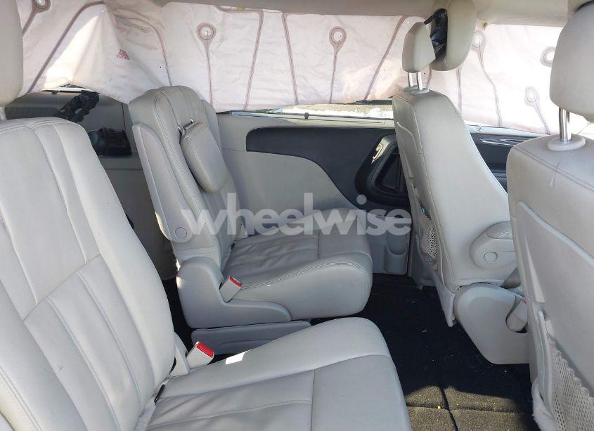 Photo 8 of 2015 Chrysler Town & COUNTRY TOURING (VIN 2C4RC1BG9FR505841)