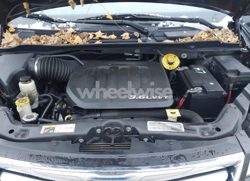 Photo 10 of 2015 Chrysler Town & COUNTRY TOURING (VIN 2C4RC1BG9FR521781)