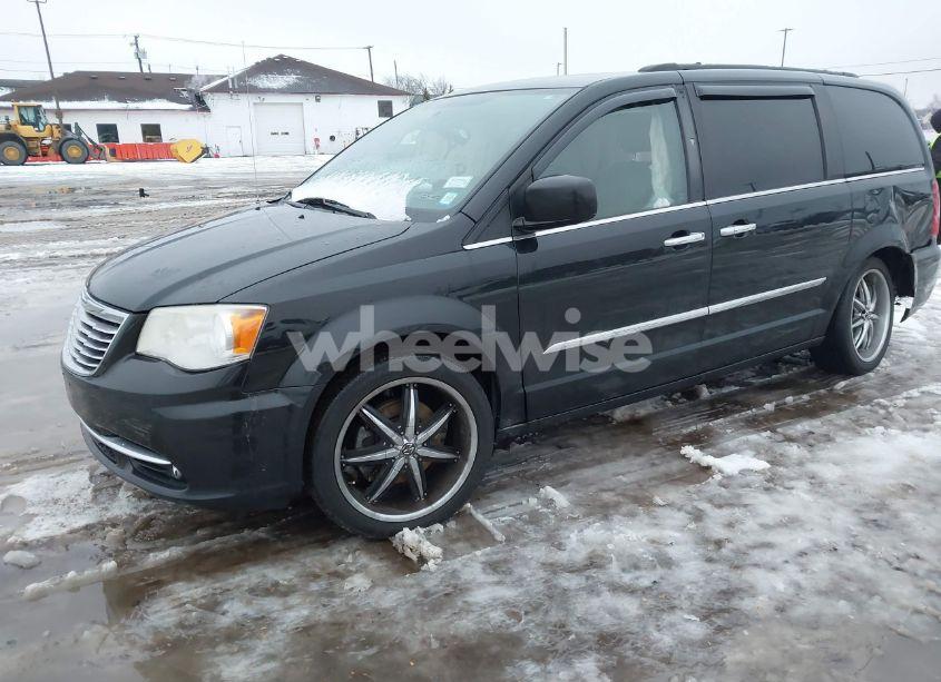 Photo 2 of 2015 Chrysler Town & COUNTRY TOURING (VIN 2C4RC1BG9FR521781)