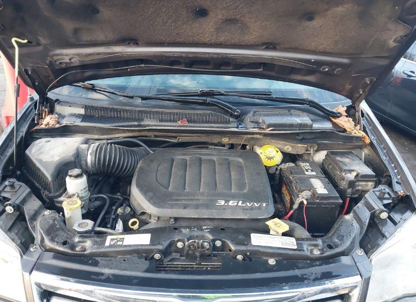 Photo 10 of 2015 Chrysler Town & COUNTRY TOURING (VIN 2C4RC1BG9FR539617)