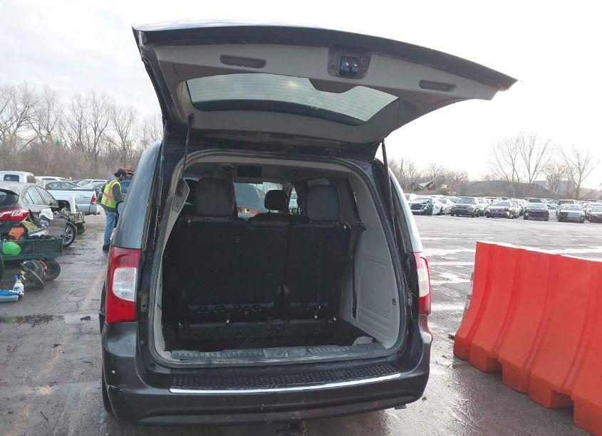 Photo 12 of 2015 Chrysler Town & COUNTRY TOURING (VIN 2C4RC1BG9FR539617)