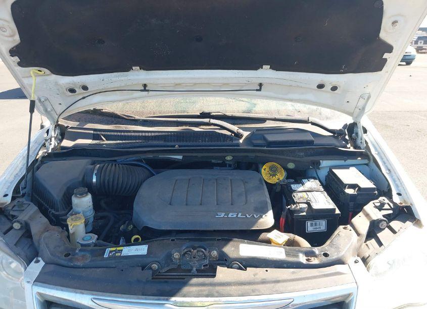 Photo 10 of 2015 Chrysler Town & COUNTRY TOURING (VIN 2C4RC1BG9FR552920)