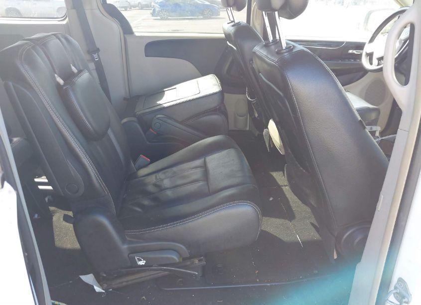 Photo 8 of 2015 Chrysler Town & COUNTRY TOURING (VIN 2C4RC1BG9FR552920)