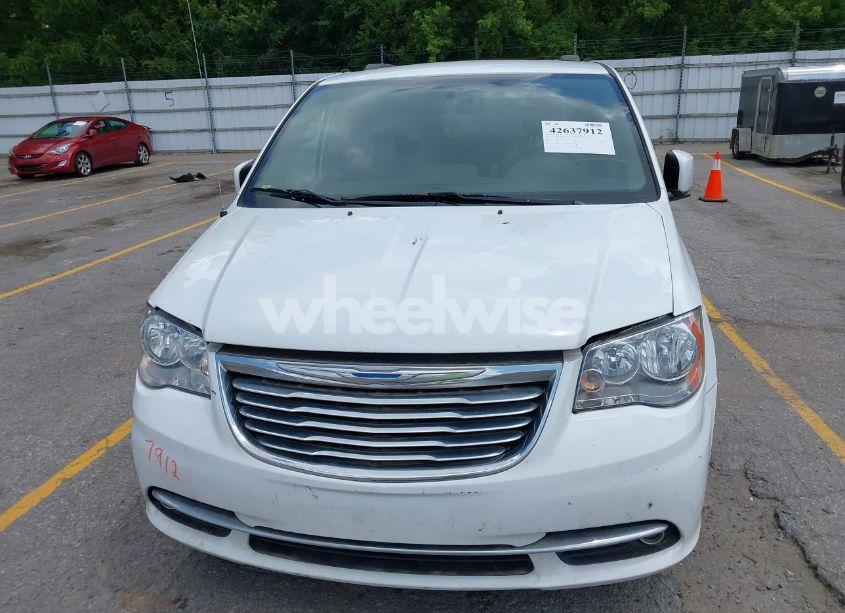 Photo 12 of 2015 Chrysler Town & COUNTRY TOURING (VIN 2C4RC1BG9FR562900)