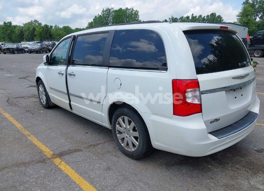 Photo 3 of 2015 Chrysler Town & COUNTRY TOURING (VIN 2C4RC1BG9FR562900)