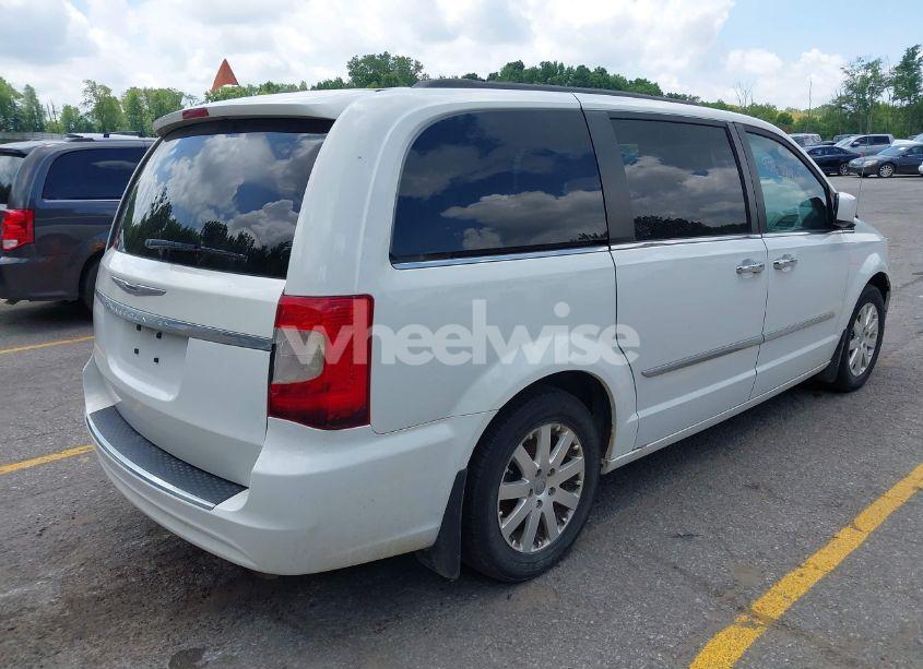 Photo 4 of 2015 Chrysler Town & COUNTRY TOURING (VIN 2C4RC1BG9FR562900)