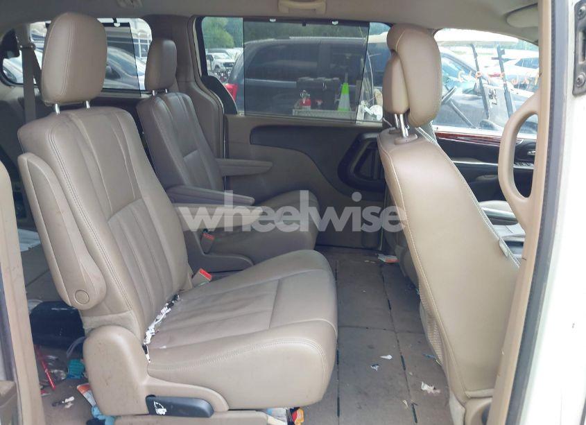 Photo 8 of 2015 Chrysler Town & COUNTRY TOURING (VIN 2C4RC1BG9FR562900)