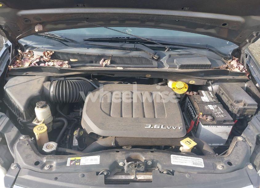 Photo 10 of 2015 Chrysler Town & COUNTRY TOURING (VIN 2C4RC1BG9FR577090)