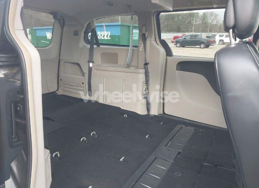 Photo 8 of 2015 Chrysler Town & COUNTRY TOURING (VIN 2C4RC1BG9FR577090)