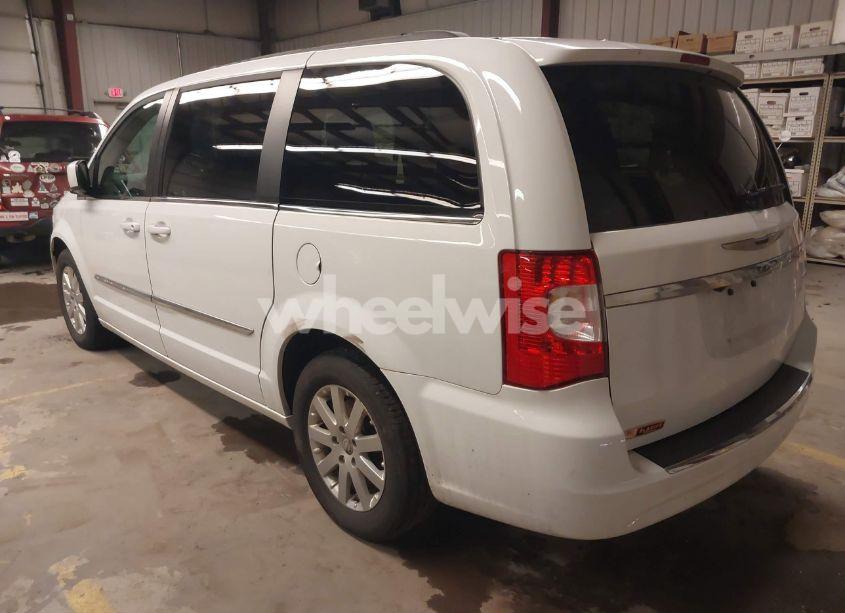 Photo 3 of 2015 Chrysler Town & COUNTRY TOURING (VIN 2C4RC1BG9FR583519)