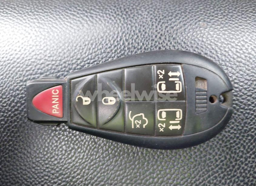 Photo 11 of 2015 Chrysler Town & COUNTRY TOURING (VIN 2C4RC1BG9FR594438)