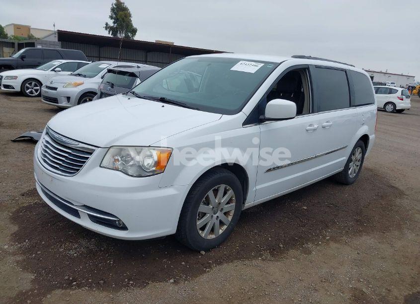 Photo 2 of 2015 Chrysler Town & COUNTRY TOURING (VIN 2C4RC1BG9FR594438)