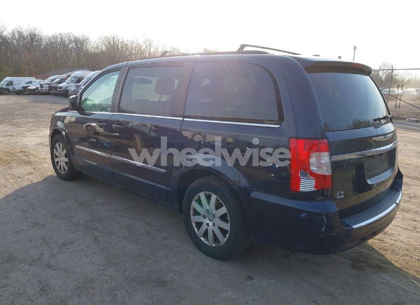 Photo 3 of 2015 Chrysler Town & COUNTRY TOURING (VIN 2C4RC1BG9FR595833)