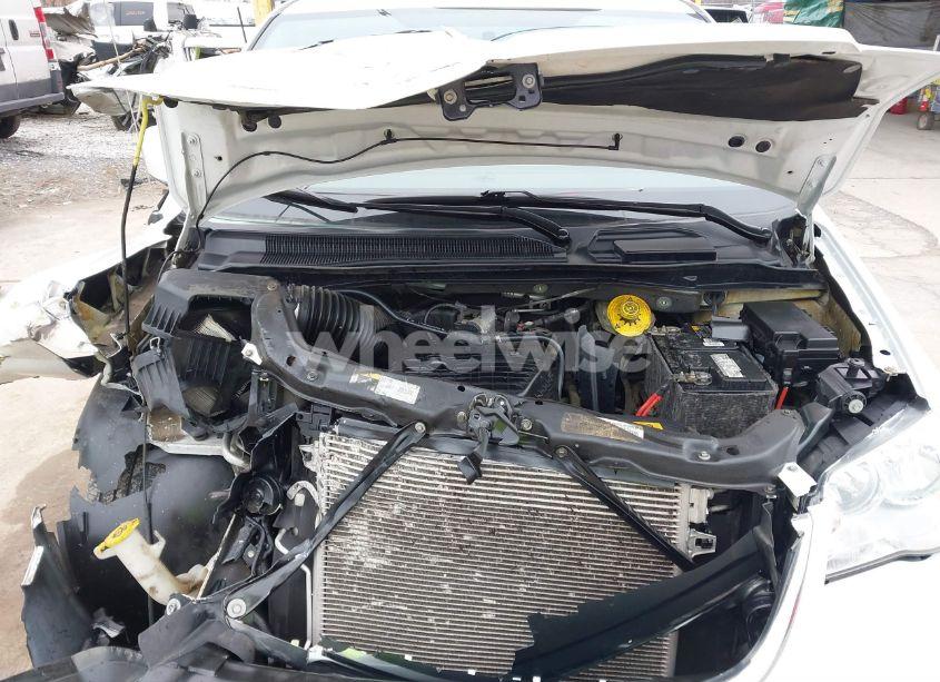 Photo 10 of 2015 Chrysler Town & COUNTRY TOURING (VIN 2C4RC1BG9FR629527)