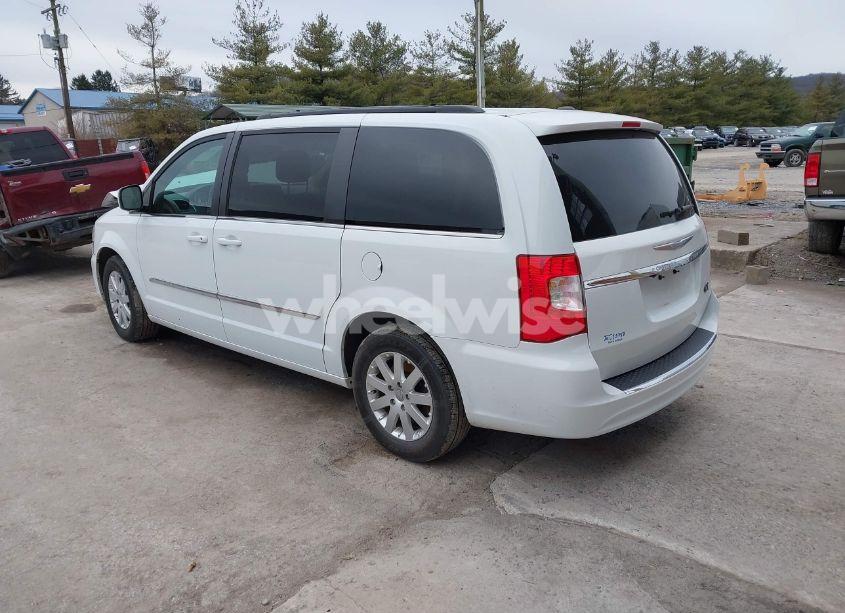 Photo 3 of 2015 Chrysler Town & COUNTRY TOURING (VIN 2C4RC1BG9FR629527)
