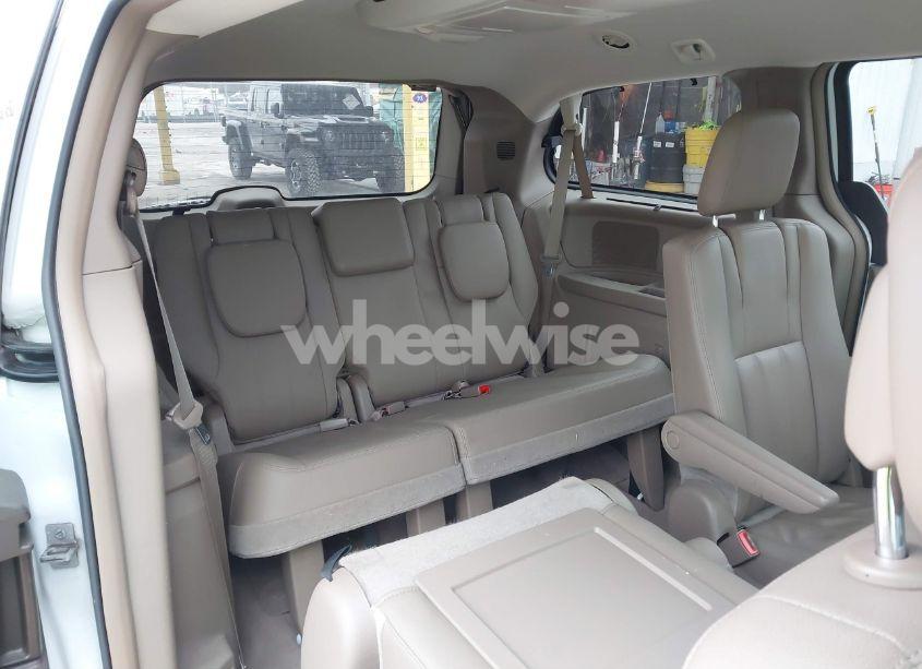 Photo 8 of 2015 Chrysler Town & COUNTRY TOURING (VIN 2C4RC1BG9FR629527)