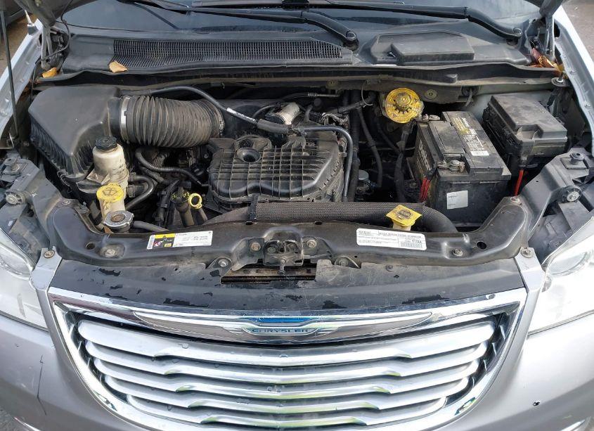Photo 10 of 2015 Chrysler Town & COUNTRY TOURING (VIN 2C4RC1BG9FR662544)