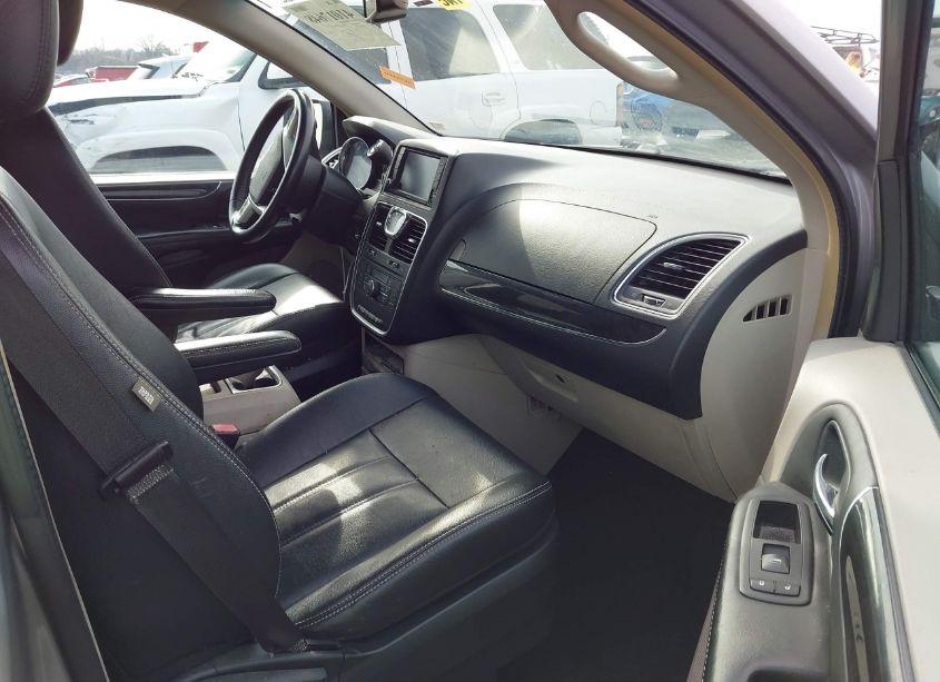 Photo 5 of 2015 Chrysler Town & COUNTRY TOURING (VIN 2C4RC1BG9FR662544)