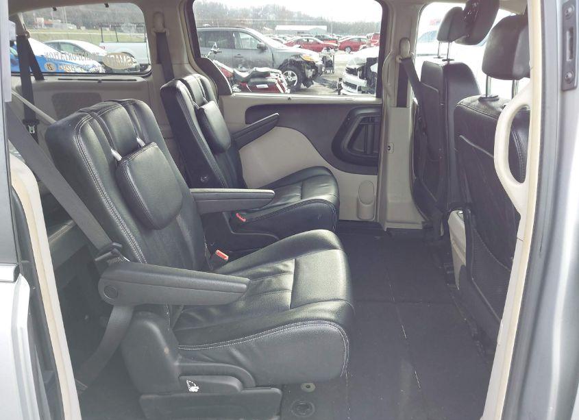 Photo 8 of 2015 Chrysler Town & COUNTRY TOURING (VIN 2C4RC1BG9FR662544)