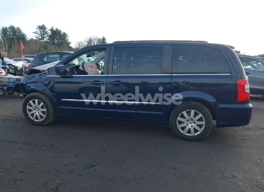 Photo 14 of 2015 Chrysler Town & COUNTRY TOURING (VIN 2C4RC1BG9FR711743)