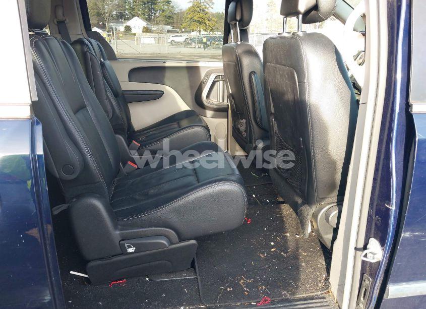 Photo 8 of 2015 Chrysler Town & COUNTRY TOURING (VIN 2C4RC1BG9FR711743)