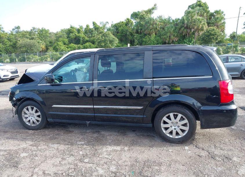 Photo 14 of 2015 Chrysler Town & COUNTRY TOURING (VIN 2C4RC1BG9FR715386)