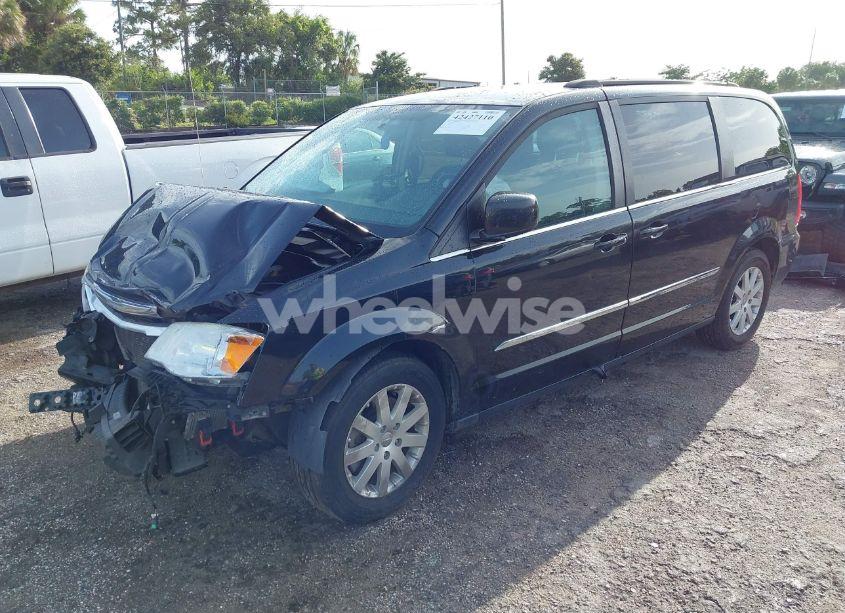 Photo 2 of 2015 Chrysler Town & COUNTRY TOURING (VIN 2C4RC1BG9FR715386)