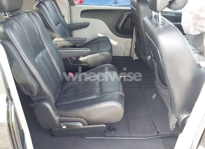 Photo 8 of 2015 Chrysler Town & COUNTRY TOURING (VIN 2C4RC1BG9FR715386)