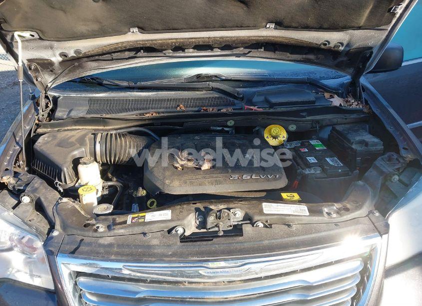 Photo 10 of 2016 Chrysler Town & COUNTRY TOURING (VIN 2C4RC1BG9GR118482)