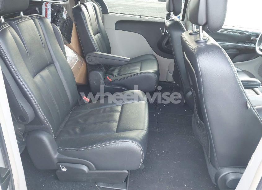 Photo 8 of 2016 Chrysler Town & COUNTRY TOURING (VIN 2C4RC1BG9GR120510)