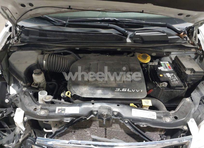 Photo 10 of 2016 Chrysler Town & COUNTRY TOURING (VIN 2C4RC1BG9GR120684)