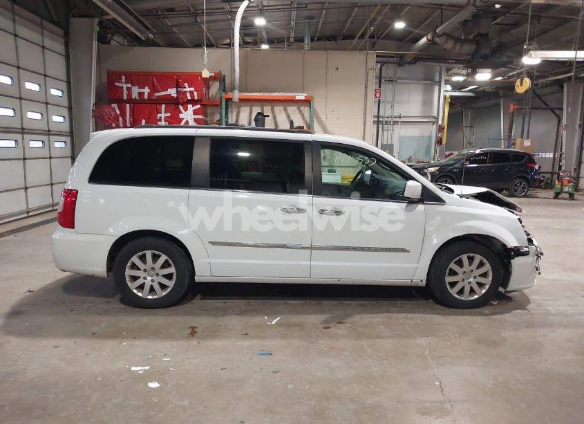 Photo 14 of 2016 Chrysler Town & COUNTRY TOURING (VIN 2C4RC1BG9GR120684)