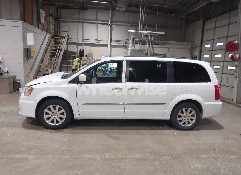 Photo 15 of 2016 Chrysler Town & COUNTRY TOURING (VIN 2C4RC1BG9GR120684)