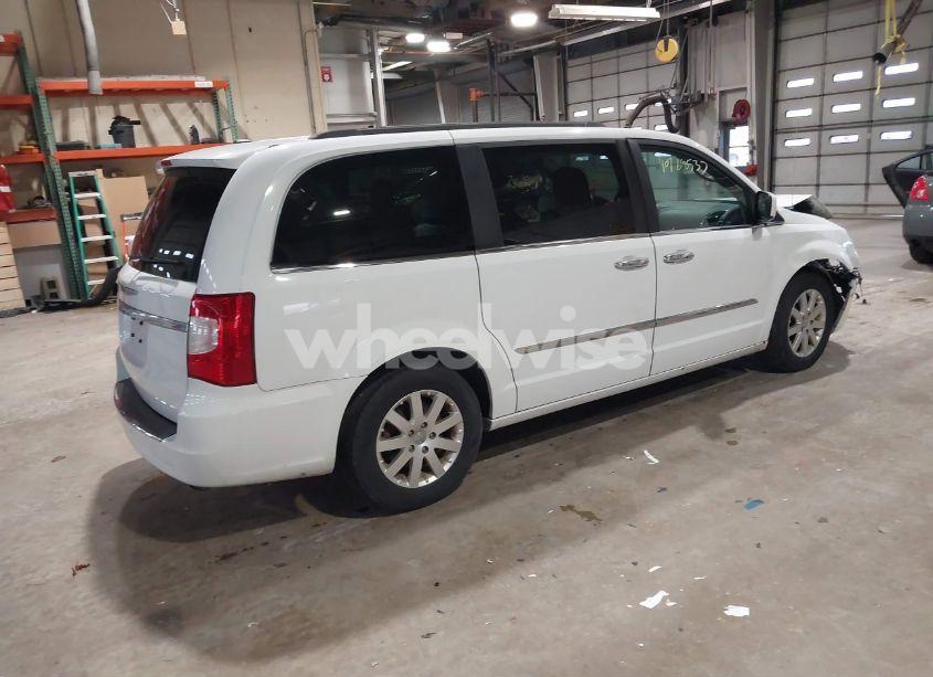 Photo 4 of 2016 Chrysler Town & COUNTRY TOURING (VIN 2C4RC1BG9GR120684)