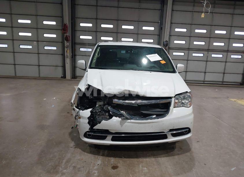 Photo 6 of 2016 Chrysler Town & COUNTRY TOURING (VIN 2C4RC1BG9GR120684)