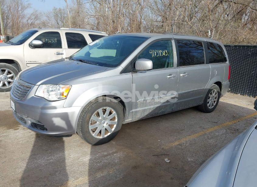 Photo 2 of 2016 Chrysler Town & COUNTRY TOURING (VIN 2C4RC1BG9GR157184)