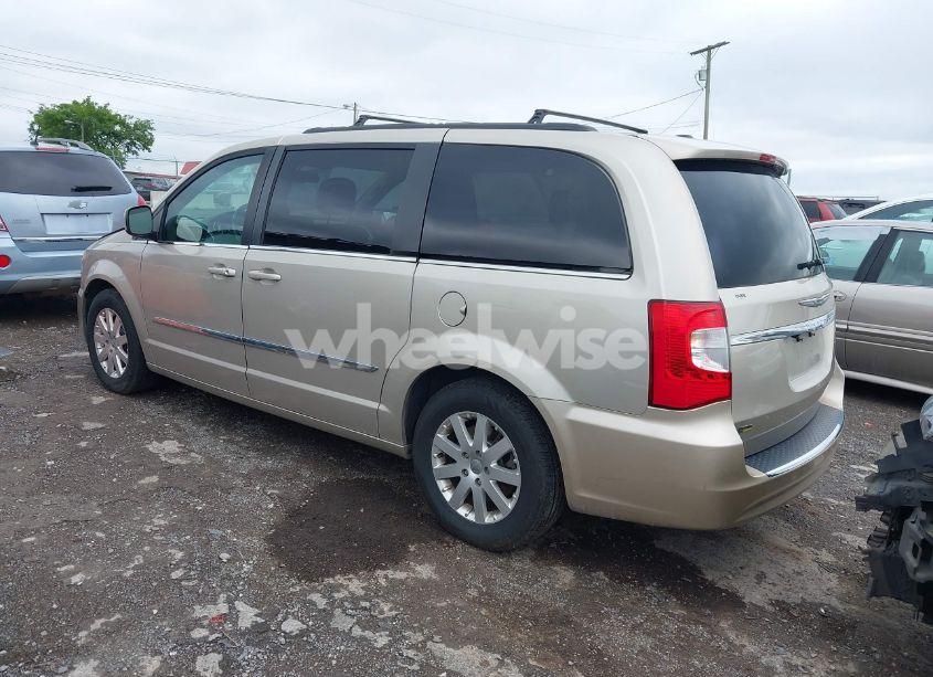 Photo 3 of 2016 Chrysler Town & COUNTRY TOURING (VIN 2C4RC1BG9GR164958)