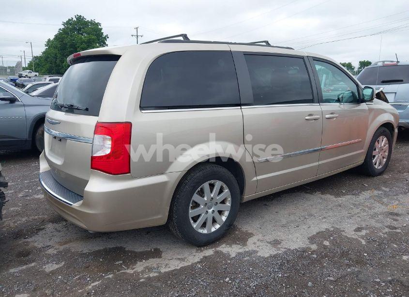 Photo 4 of 2016 Chrysler Town & COUNTRY TOURING (VIN 2C4RC1BG9GR164958)