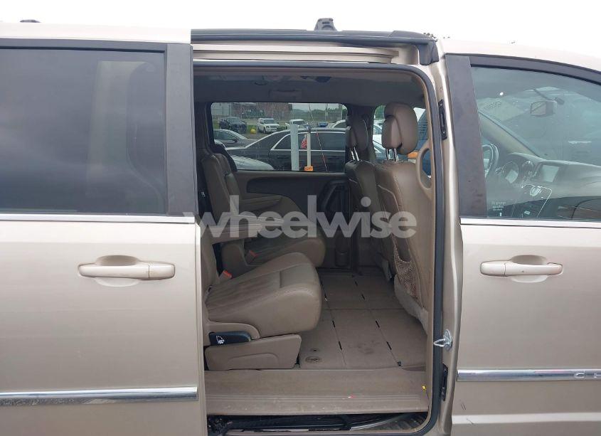 Photo 8 of 2016 Chrysler Town & COUNTRY TOURING (VIN 2C4RC1BG9GR164958)