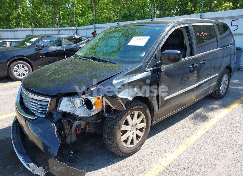 Photo 2 of 2016 Chrysler Town & COUNTRY TOURING (VIN 2C4RC1BG9GR165298)