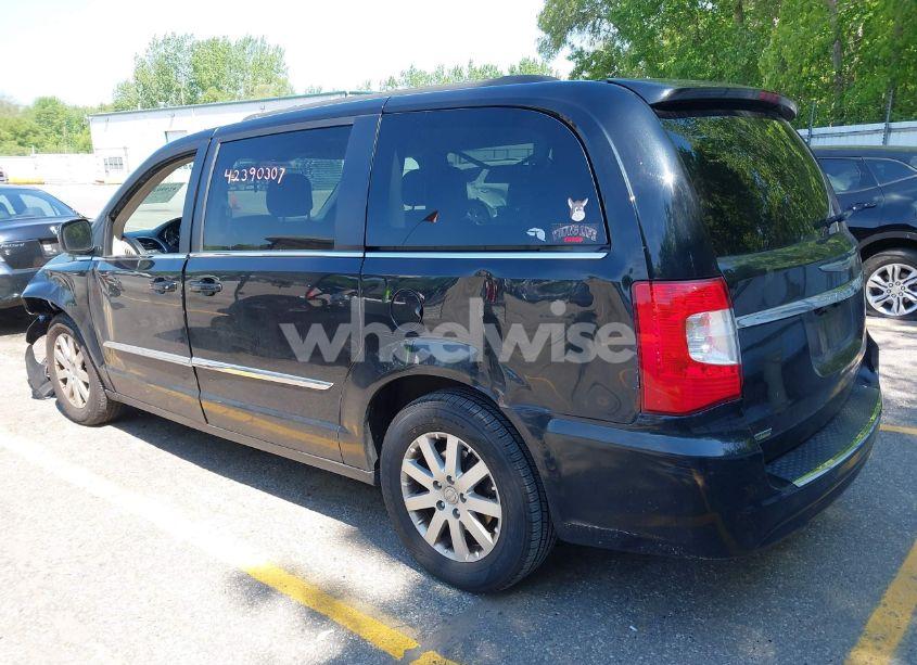 Photo 3 of 2016 Chrysler Town & COUNTRY TOURING (VIN 2C4RC1BG9GR165298)